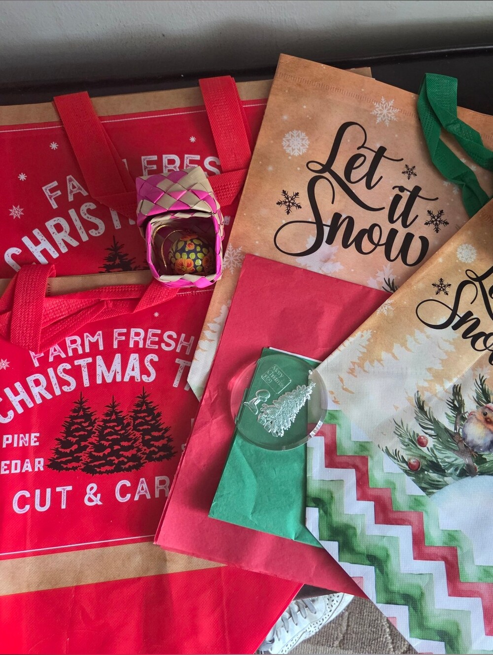 Set of 4 Holiday Reusable Gift Tote Bags - with 3 ornaments